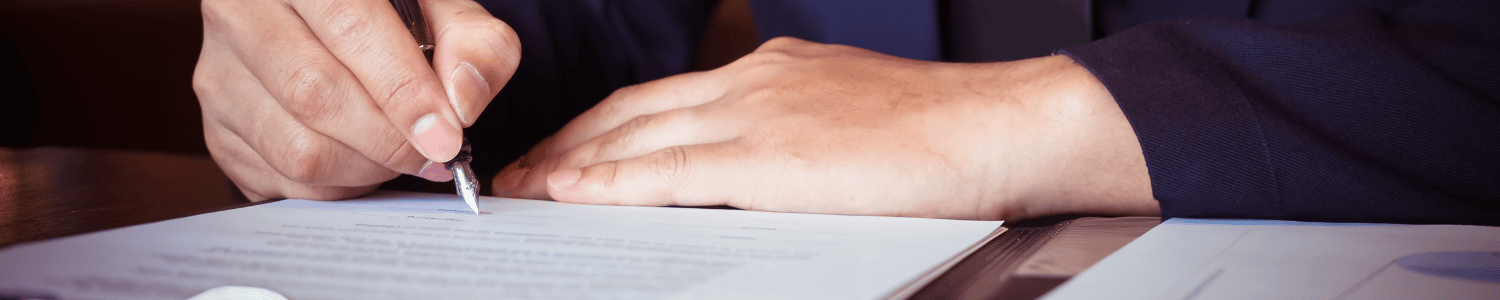 Exkulpation Exkulpation - Mann unterschreibt Vertrag