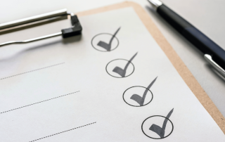 Checkliste mit Haken